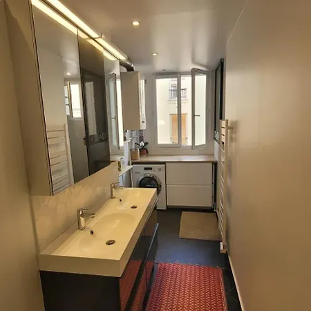 شقة Between Montmartre And The Saint-martin Canal باريس